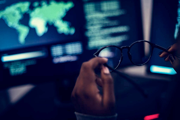 千元眼鏡成本僅20塊，6億近視人口的“暴利”行業(yè)真相